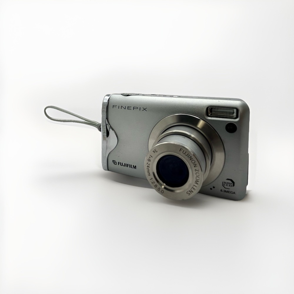 Fujifilm FinePix F20 F Series 6.3MP 3x Zoom Compact Digital Camera From Japan